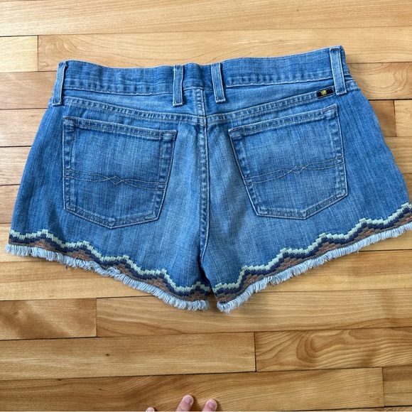 Lucky brand Jean Shorts Women size 6/28 Riley Short with knitted design - Picture 8 of 11